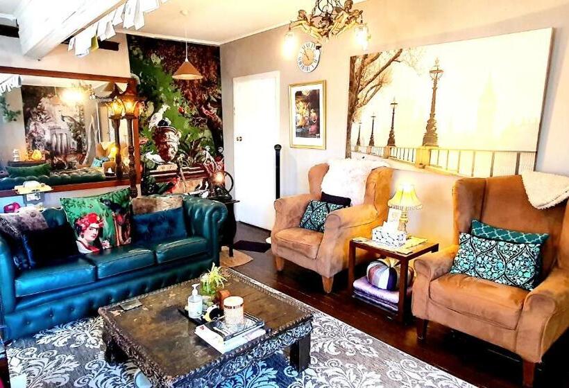 Bowral Road Art Gallery Bed And Breakfast