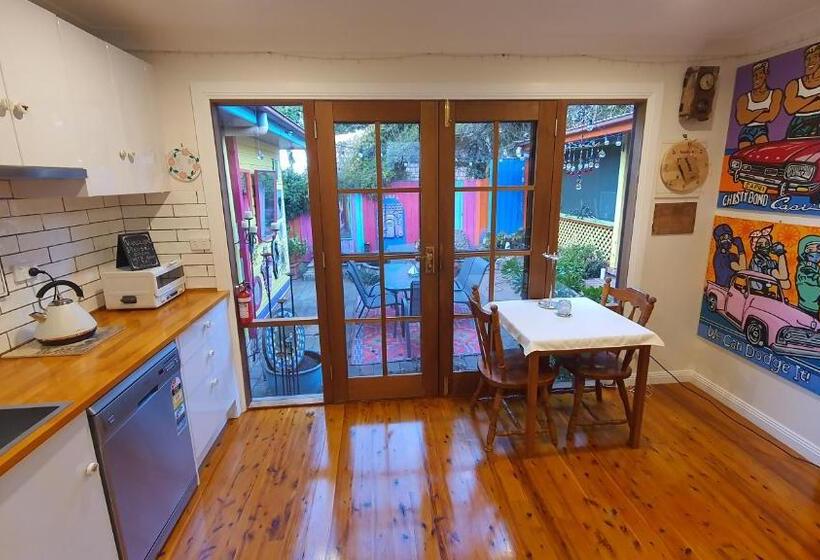 Bowral Road Art Gallery Bed And Breakfast