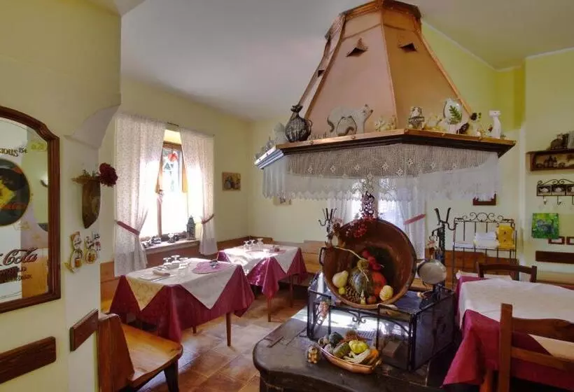 ホテル Albergo Alle Alpi