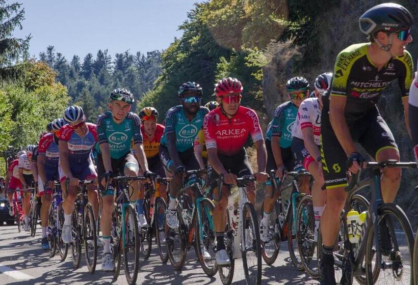 B&b Hotel Pau Lescar