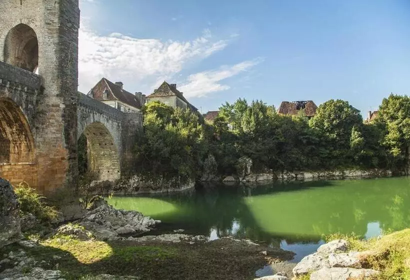 B&b Hotel Pau Lescar