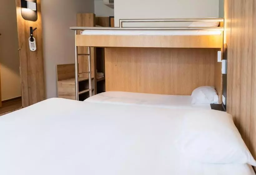 B&b Hotel Pau Lescar