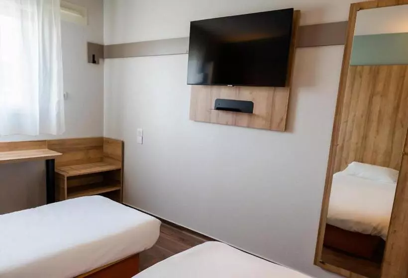 B&b Hotel Pau Lescar