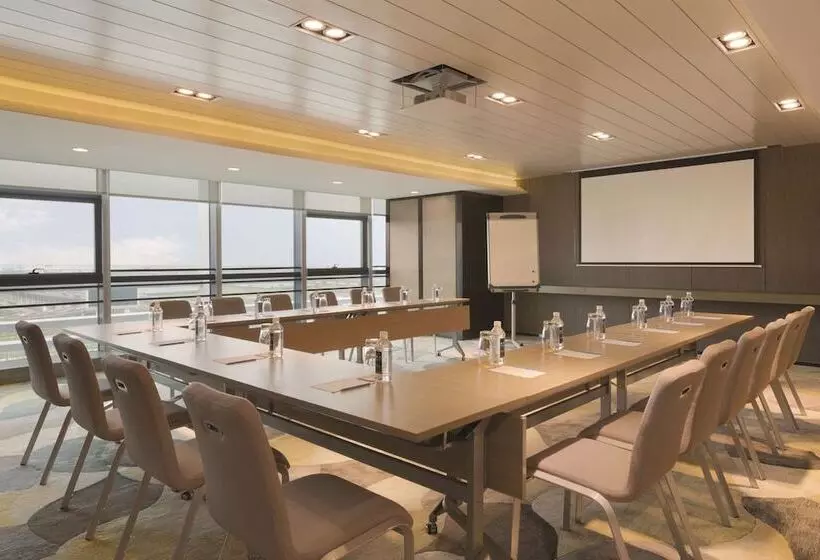 Hotelli Hyatt Place Shenzhen Airport