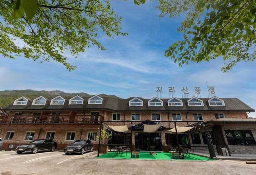 فندق Camp Jirisan Parkview