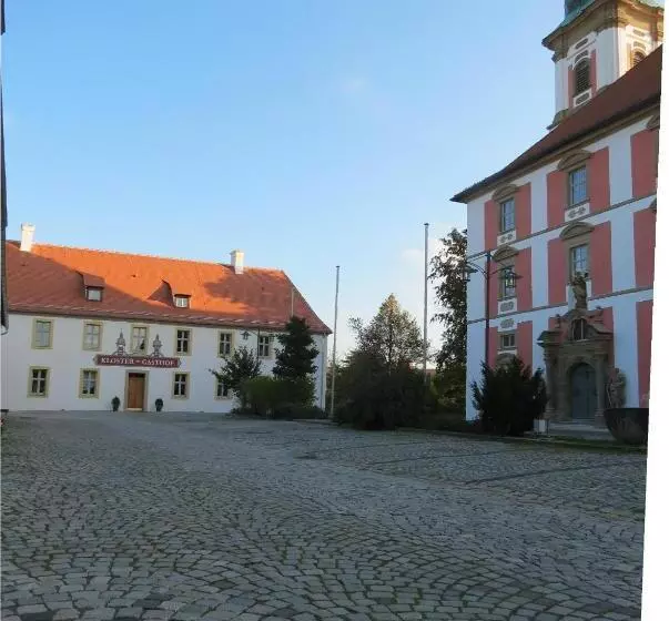 ホテル Kloster Gasthof Speinshart