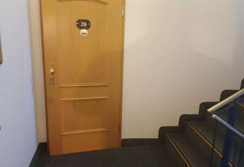 Hotelli Ziegenkrug Schweriner Tor