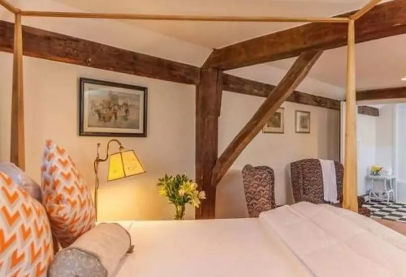 تختخواب و صبحانه Kennebec Inn