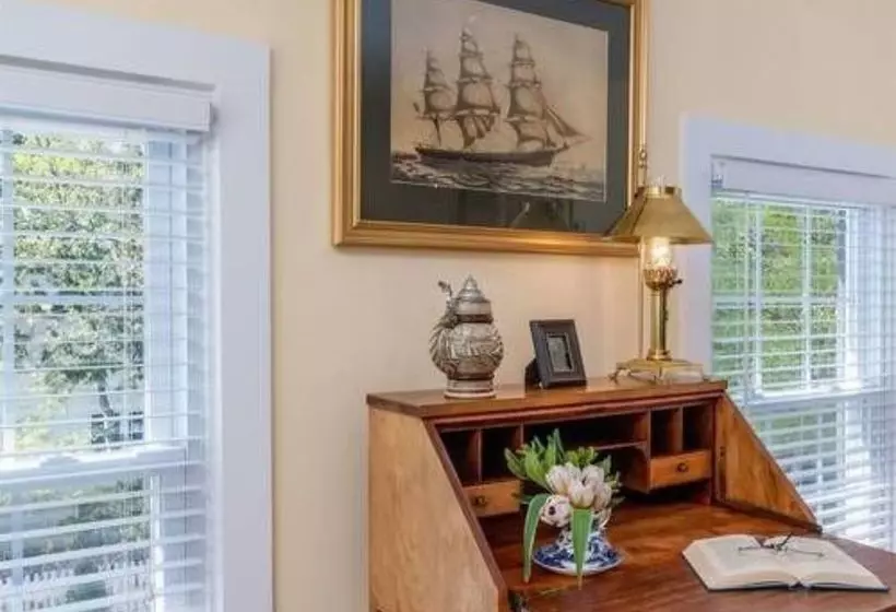 تختخواب و صبحانه Kennebec Inn