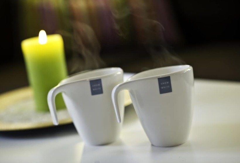 Levi Suites Unna Mànnu