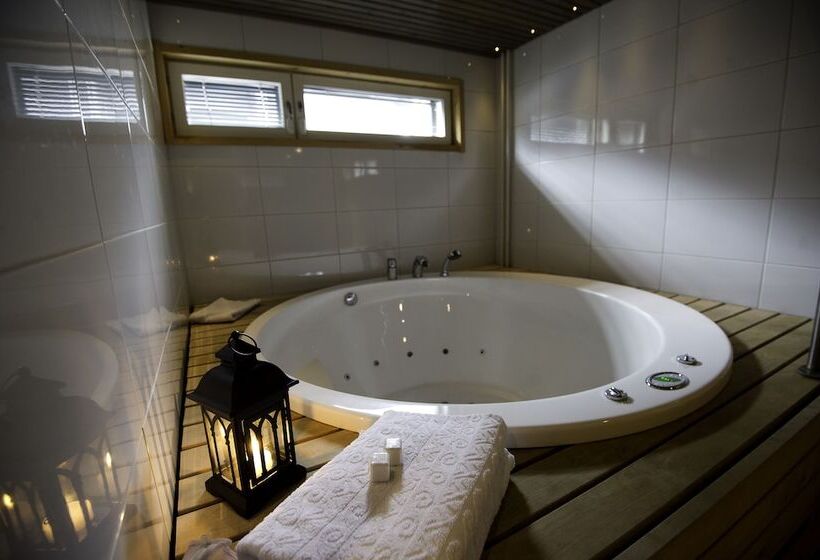 Levi Suites Unna Mànnu