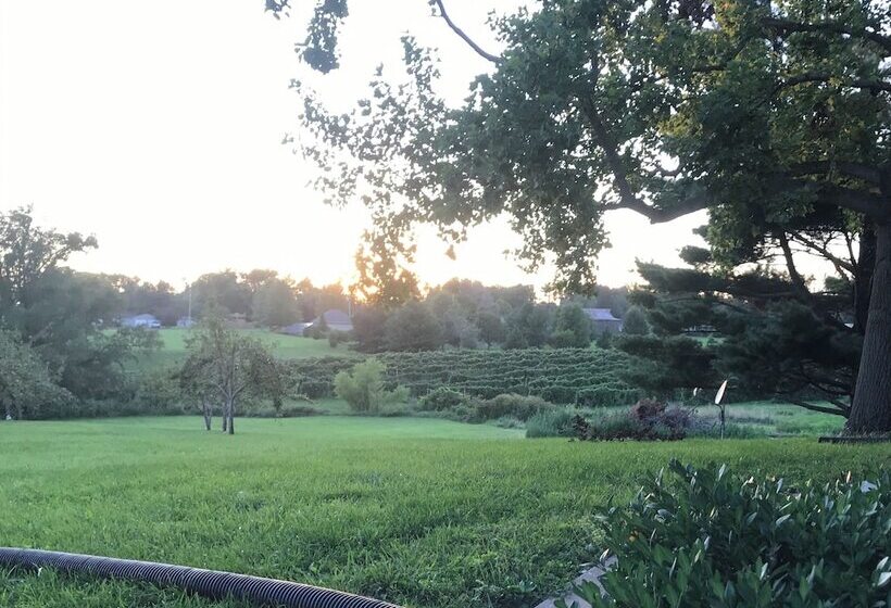 The Nauvoo Grand Bed & Breakfast