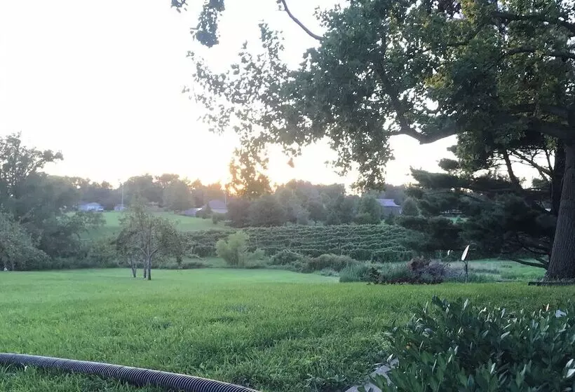 The Nauvoo Grand Bed & Breakfast