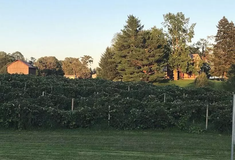 The Nauvoo Grand Bed & Breakfast