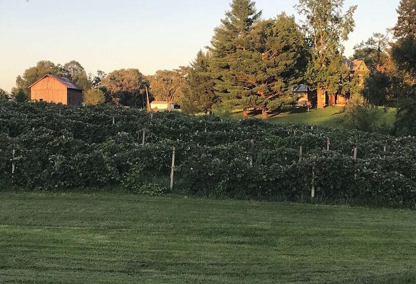 The Nauvoo Grand Bed & Breakfast