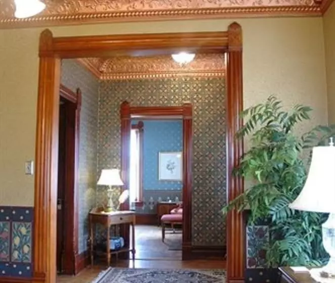 The Nauvoo Grand Bed & Breakfast