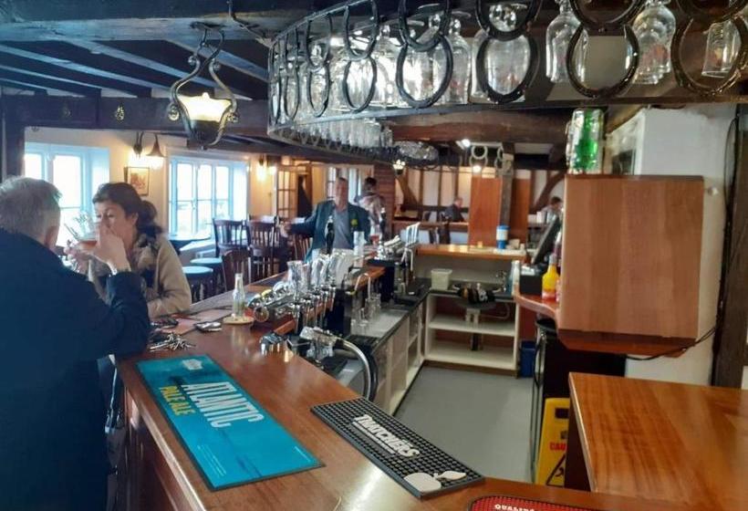 The Bear Inn And Burwash Motel