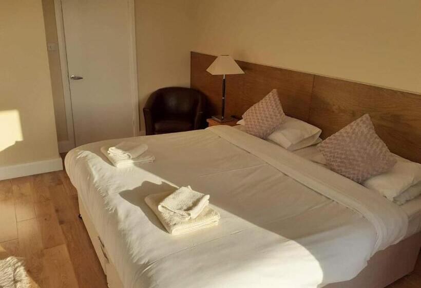 The Bear Inn And Burwash Motel