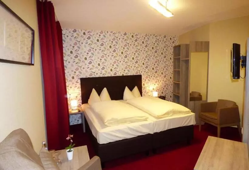 Zum Kronprinzen Hotel Garni