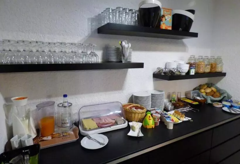 Zum Kronprinzen Hotel Garni