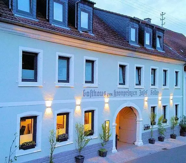 Zum Kronprinzen Hotel Garni