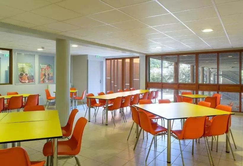 هاستل Centre International De Séjour André Wogenscky