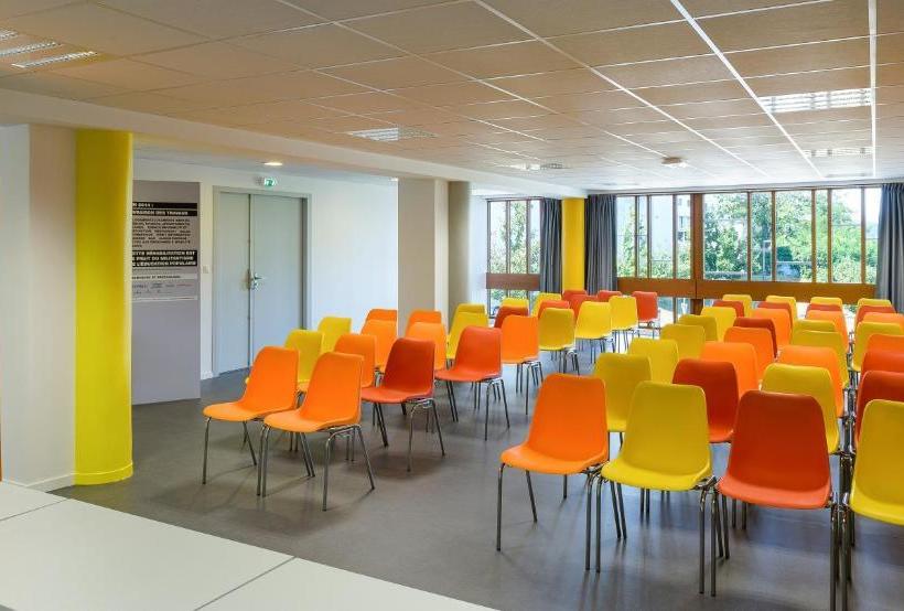 فندق صغير Centre International De Séjour André Wogenscky