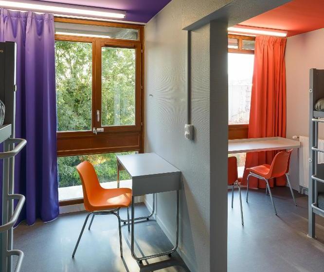 فندق صغير Centre International De Séjour André Wogenscky