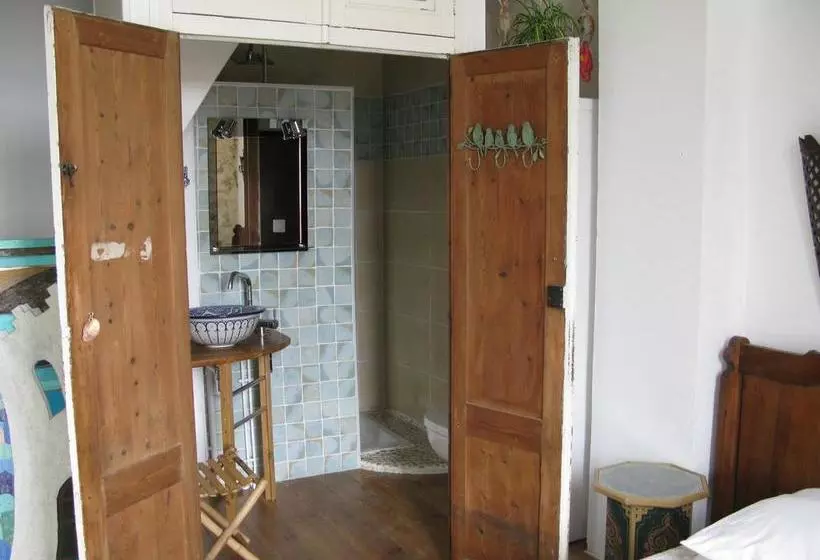 تختخواب و صبحانه Maison D Hôtes  L Echoppe & Les Toiles