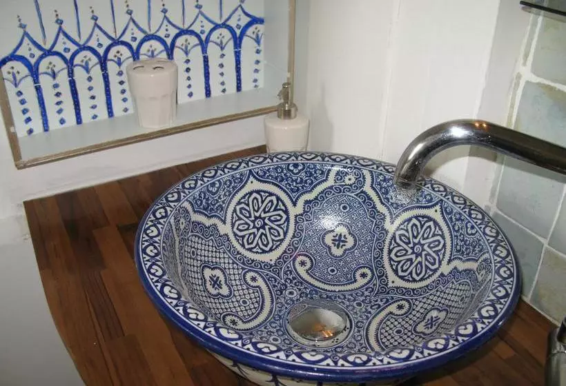 تختخواب و صبحانه Maison D Hôtes  L Echoppe & Les Toiles