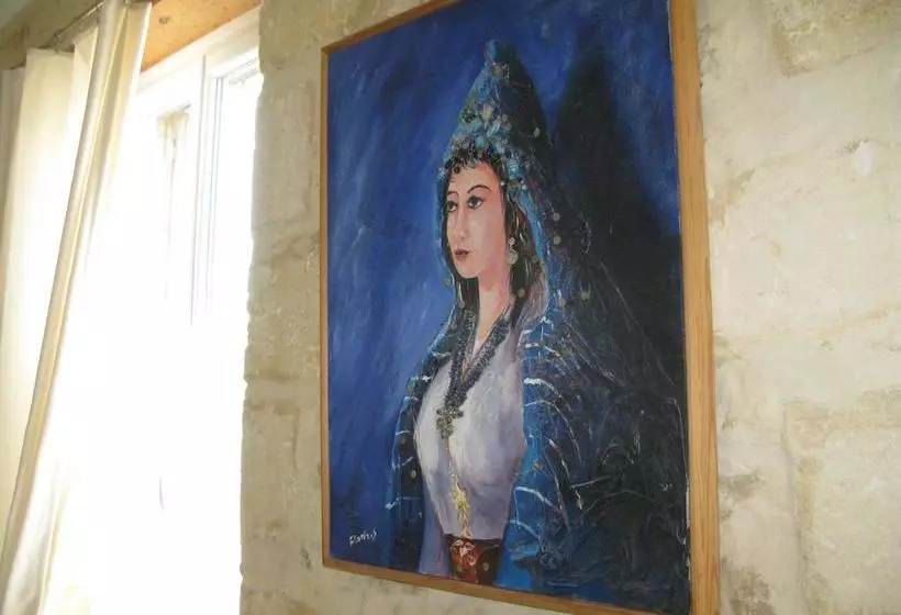 تختخواب و صبحانه Maison D Hôtes  L Echoppe & Les Toiles