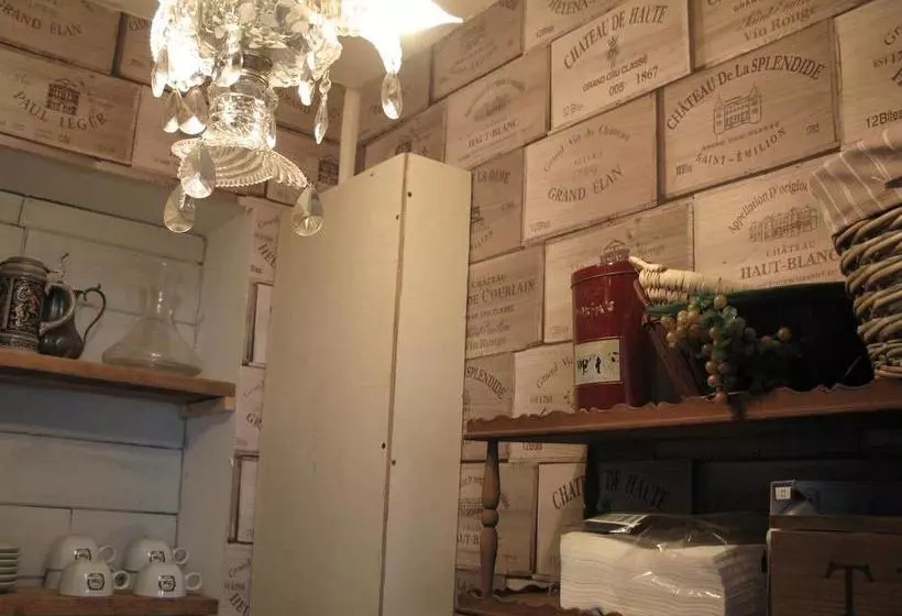 تختخواب و صبحانه Maison D Hôtes  L Echoppe & Les Toiles