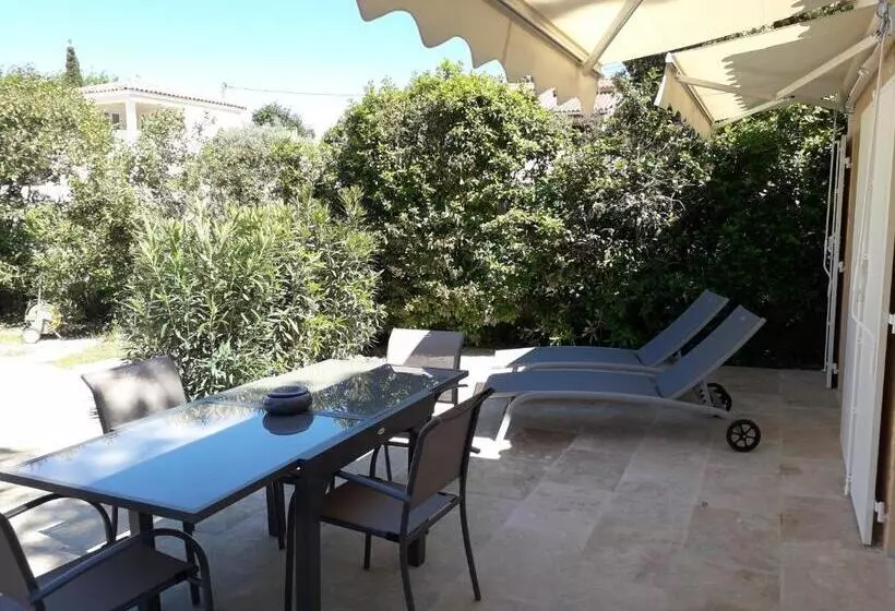 Aamiaismajoitus (B&B) La Bastide Du Bouchou