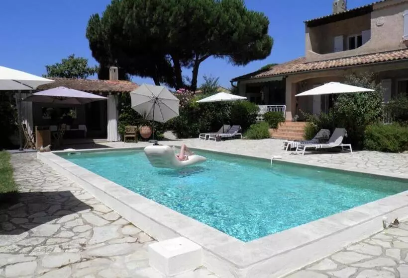 Aamiaismajoitus (B&B) La Bastide Du Bouchou