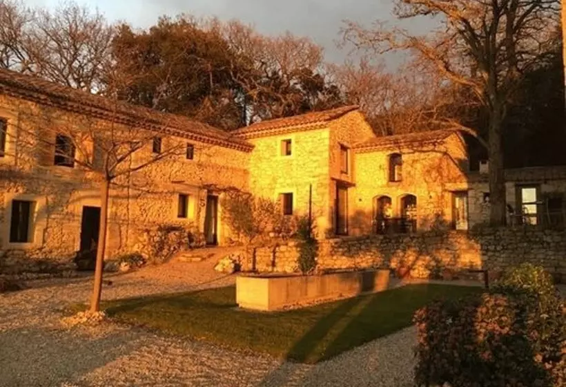 Aamiaismajoitus (B&B) Les Esplanes