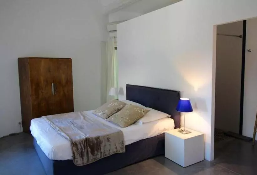 Aamiaismajoitus (B&B) Les Esplanes