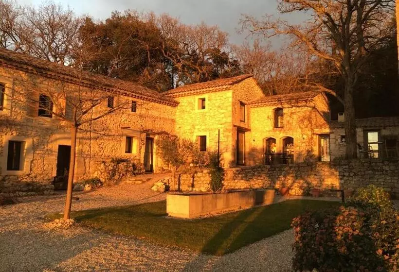 Aamiaismajoitus (B&B) Les Esplanes