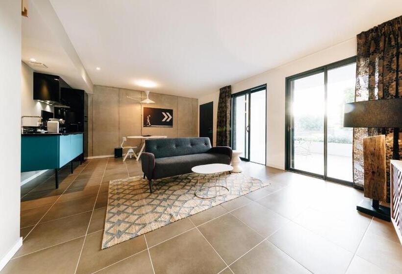 ホテル Citta Di Lume Suites & Lofts