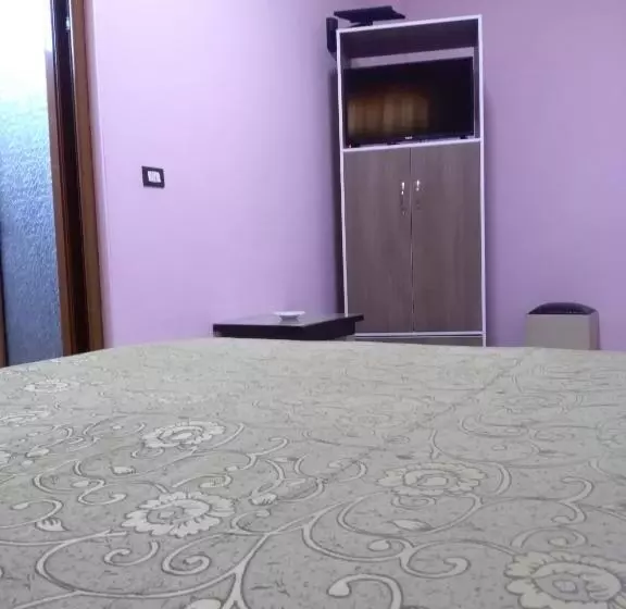 ホテル Gjeli