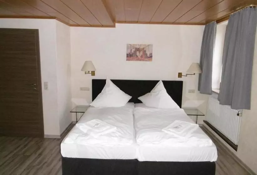 Hotelli Gästepension Zum Stern