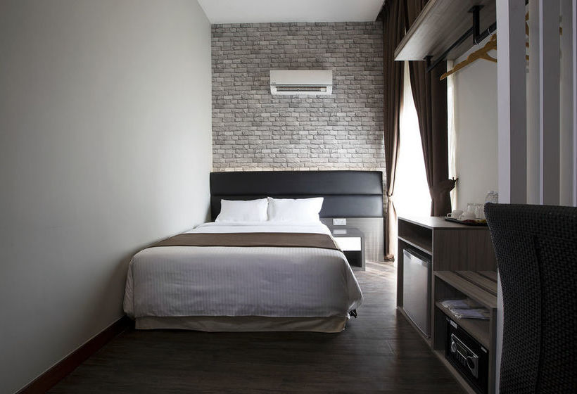 Отель Gurney Lodge