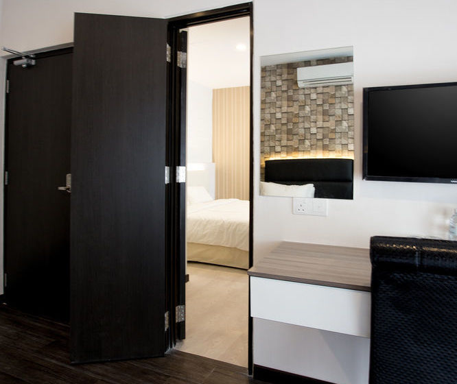 Отель Gurney Lodge