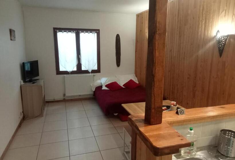 Отель Hôtel Restaurant Le Relais De L'estuaire