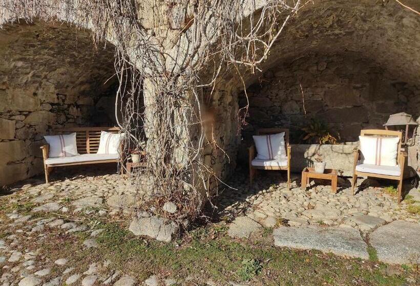 هتل Le Château Brangoly