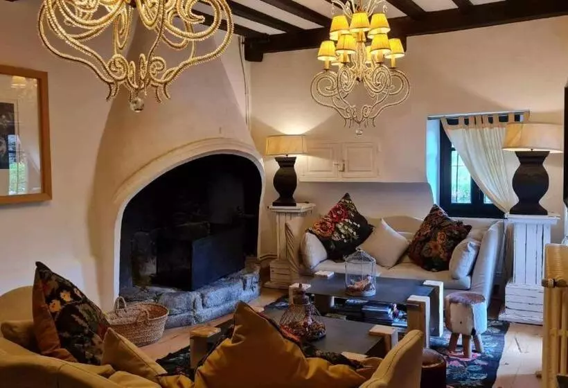 Hotelli Le Château Brangoly