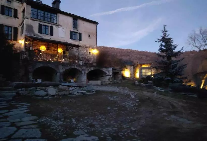 Hotelli Le Château Brangoly