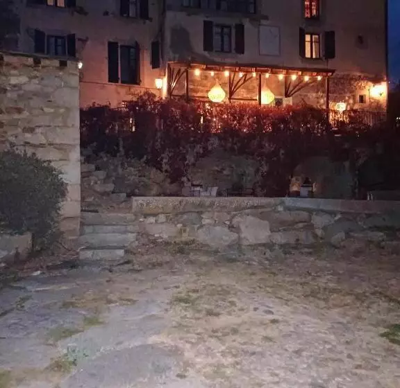 Hotelli Le Château Brangoly