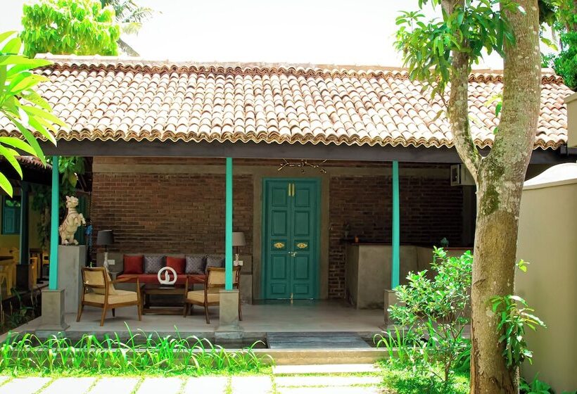 Отель The Chariot Hikkduwa Resort