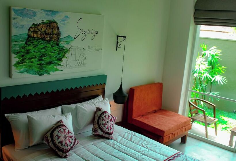 Отель The Chariot Hikkduwa Resort