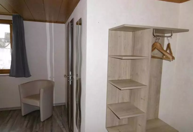 Hotelli Gästepension Zum Stern